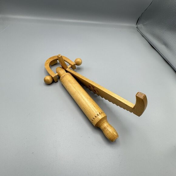 Vtg Finnish Wood Folk Art Wall Hanging Hand Saw Rolling Pin Travel Souvenir 11" - Picture 8 of 9